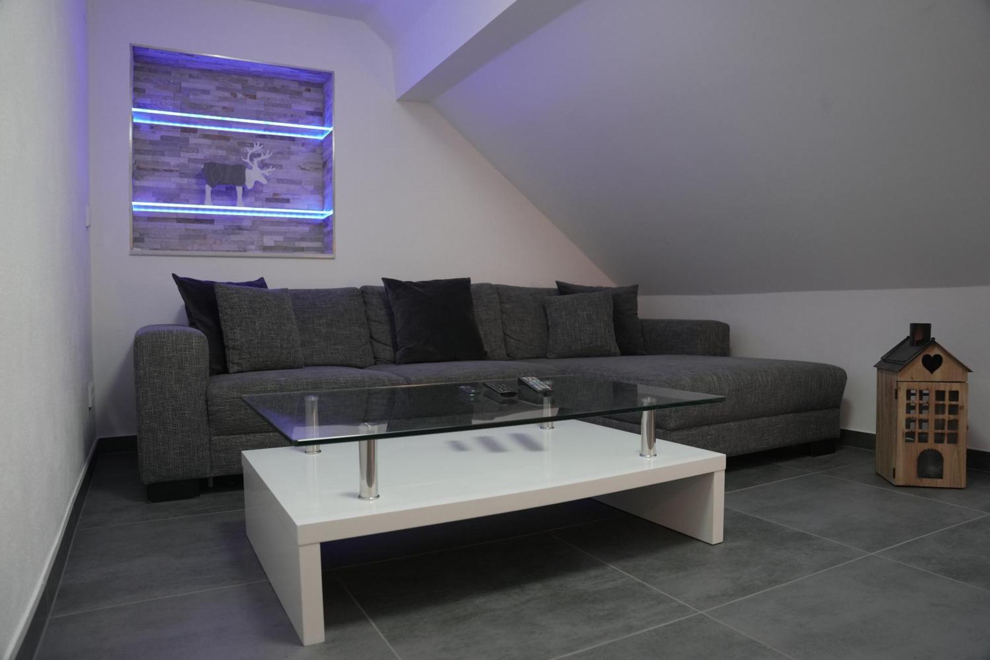 Luxury Weingarten Homestay *